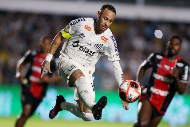 Neymar reestreia pelo Santos